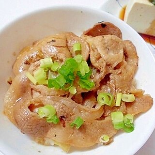 生姜焼き用の豚肉で　にんにくたっぷりスタミナ丼